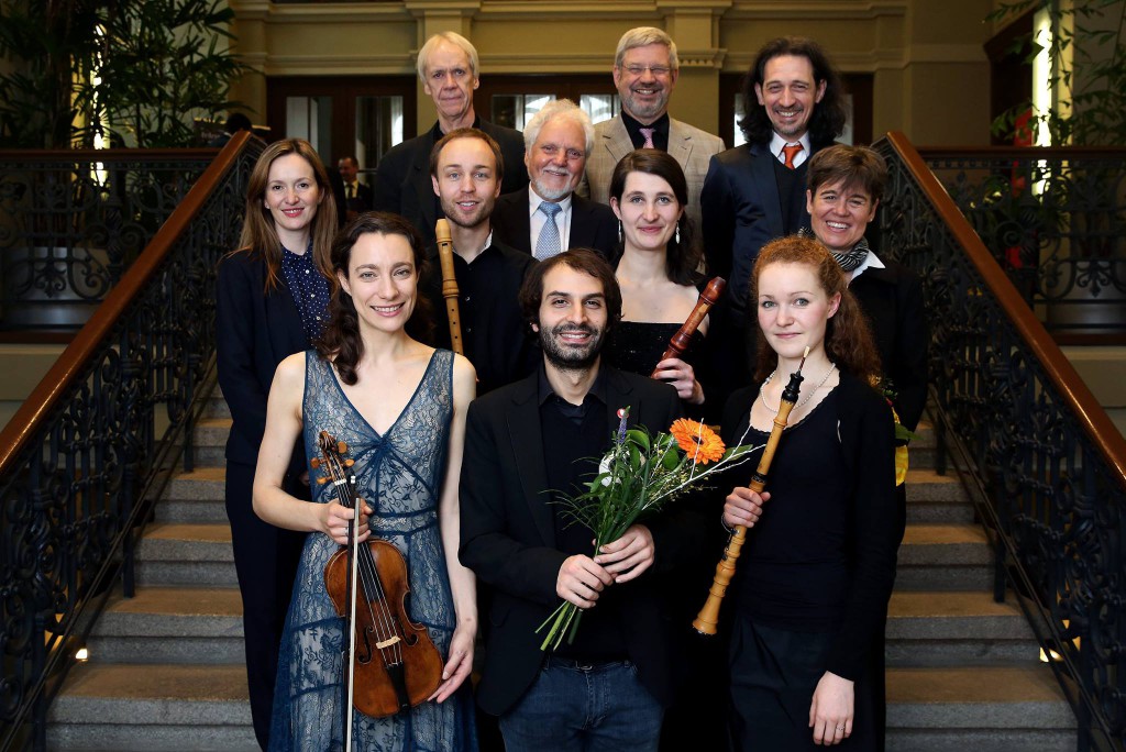 Das "Gipfeltreffen der Alten Musik" (Siegfried Pank) ist mit einem beglückenden Abschlusskonzert zu Ende gegangen. Wir gratulieren herzlich allen Preisträgern! 1. R. v.l.n.r. Liv Heym, Lorenzo Gabriele, Clara Geuchen 2. R. v.l.n.r.: Rebeka Rusó (Jury), Jan van Hoecke, Siegfried Pank (Präsident der Int. Telemann-Gesellschaft), Julia Fritz, Anton Steck (Jury), Carin van Heerden (Jury) 3. R. v.l.n.r.: Jesper Bøje Christensen (Jury), Michael Schneider (Jury) Foto: Ronny Hartmann